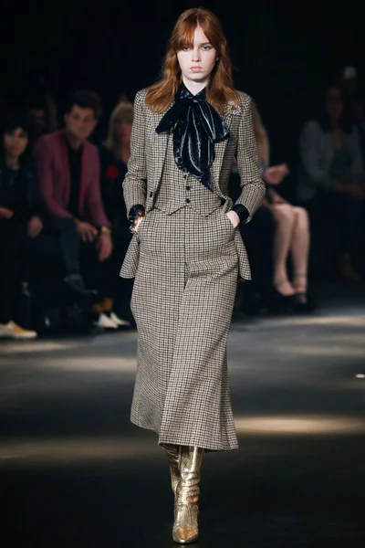 Look 4